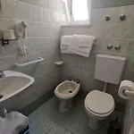 Ξενοδοχείο με διαμερίσματα Olivia Ischia - Monolocali E Bilocali Nel Con Piscine E Vista Mare 3*