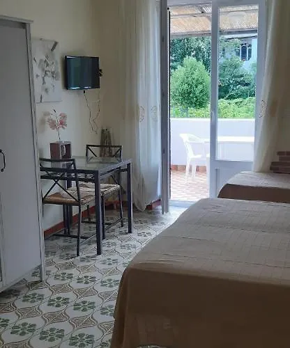 Апарт-отель Olivia Ischia - Monolocali E Bilocali Nel Con Piscine E Vista Mare