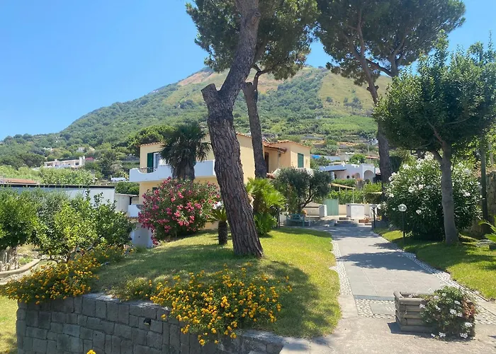 Апарт-отель Olivia Ischia - Monolocali E Bilocali Nel Con Piscine E Vista Mare Форио