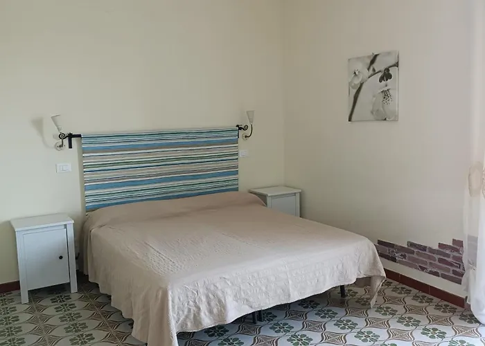 Апарт-отель Olivia Ischia - Monolocali E Bilocali Nel Con Piscine E Vista Mare